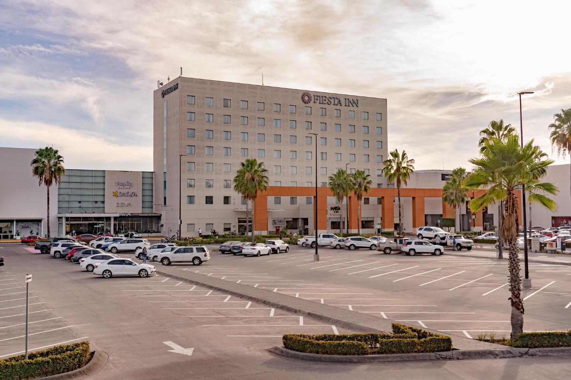 Fiesta Inn טפיק מראה חיצוני תמונה