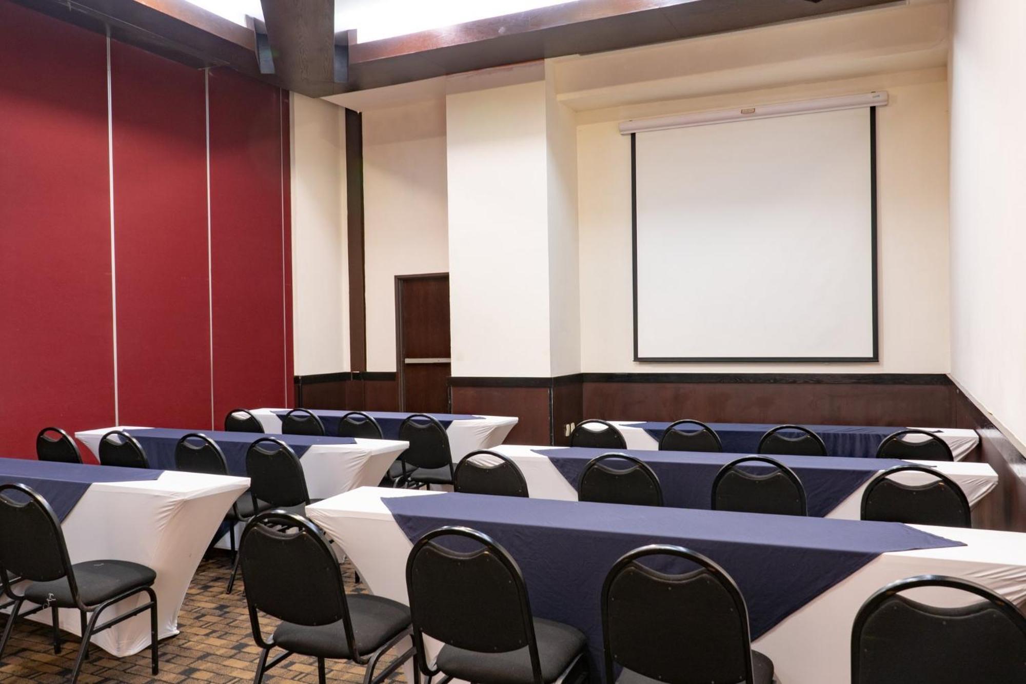 Fiesta Inn טפיק מראה חיצוני תמונה