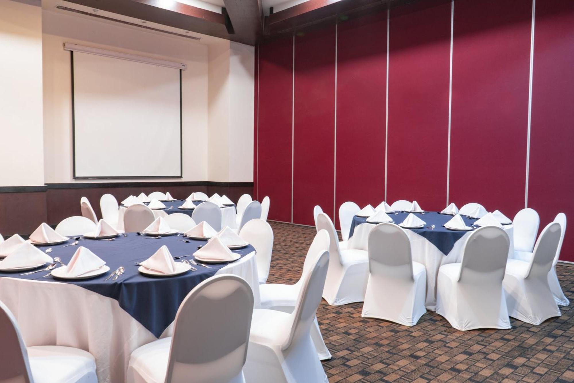 Fiesta Inn טפיק מראה חיצוני תמונה